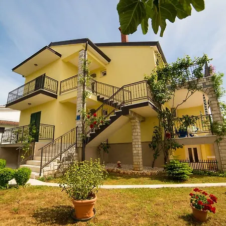 Jenny Apartment *